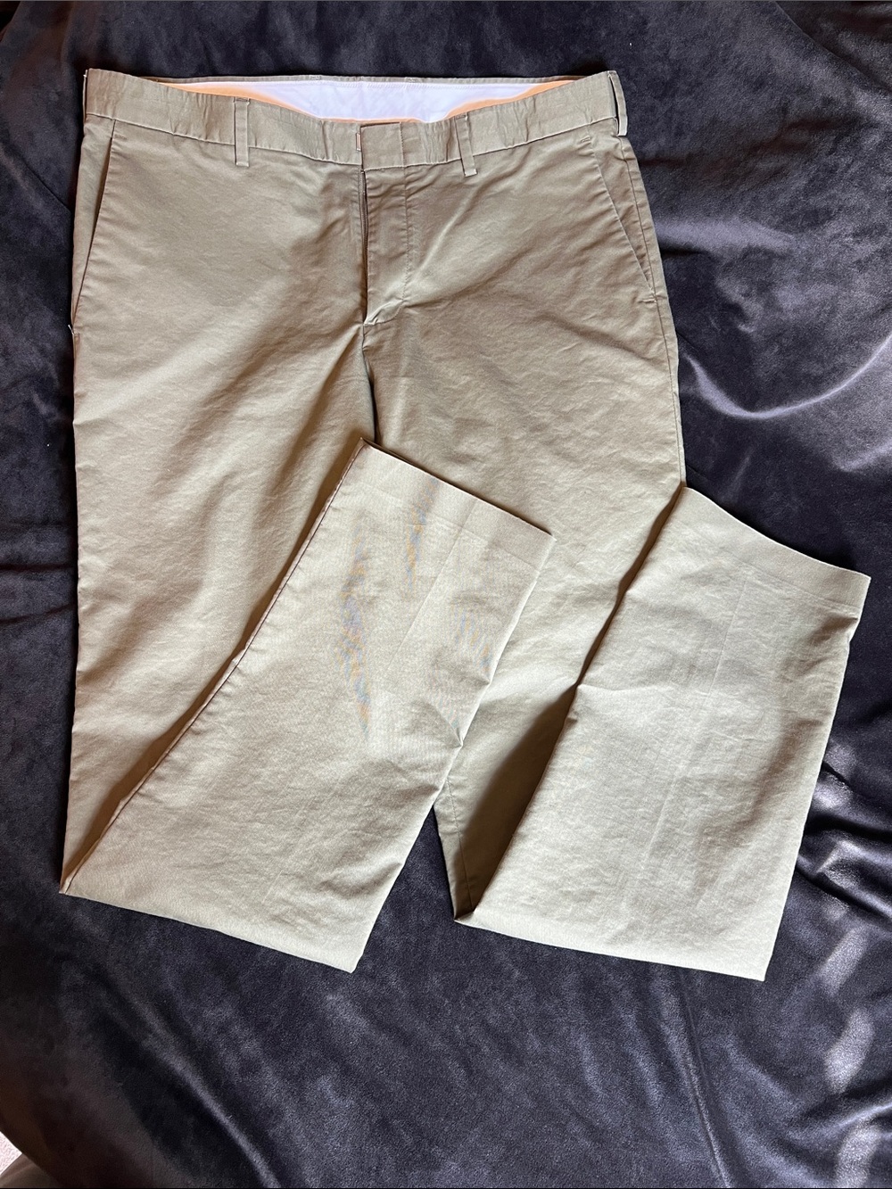 J. Crew Men's Khaki Chino Pants in Olive color. W34 x L34